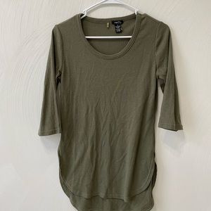 The 21 ribbed green shirt